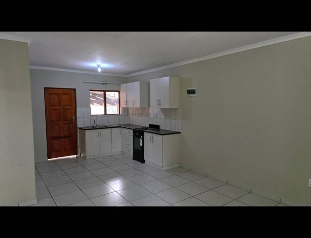 2 BEDROOM FLAT TO LET IN MERRIVALE